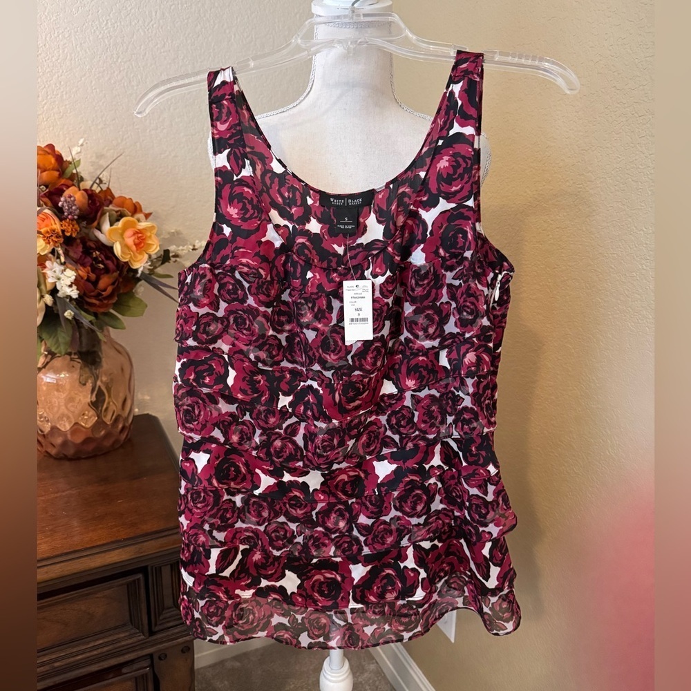 NWT White House Black Market Tiered Floral Tiered Rose Red & Black Career Small